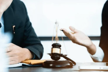 legal-370x247